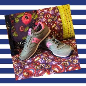 Saucony Jazz Pro Women’s sz 9 gray/pink